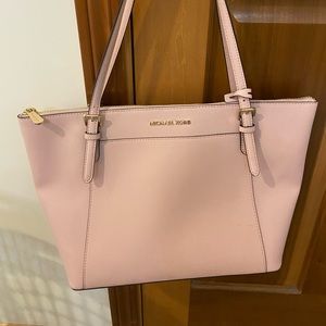 Micheal Kors purse and wallet